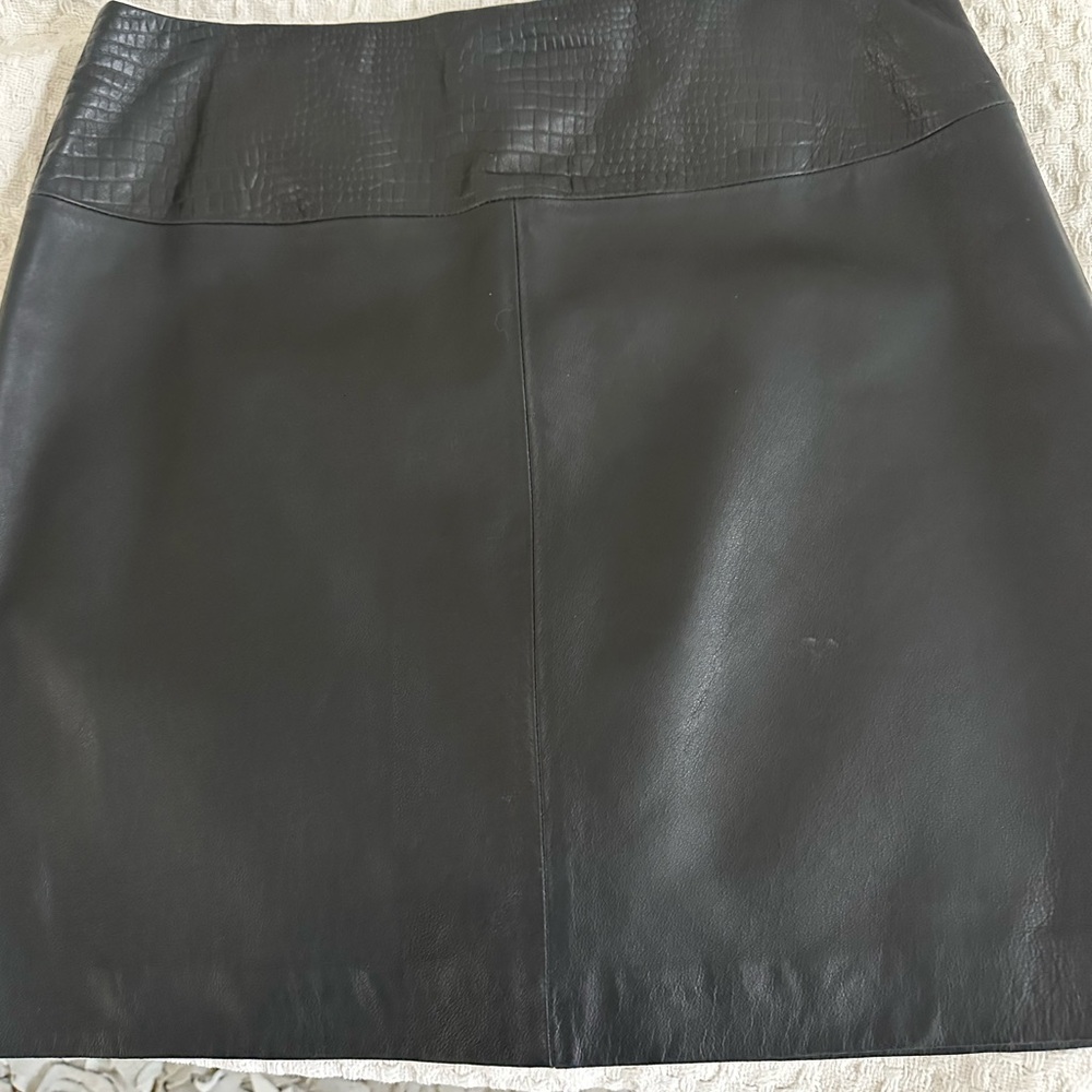 Apostrophe Elegant Black Leather Skirt. New. Size 8